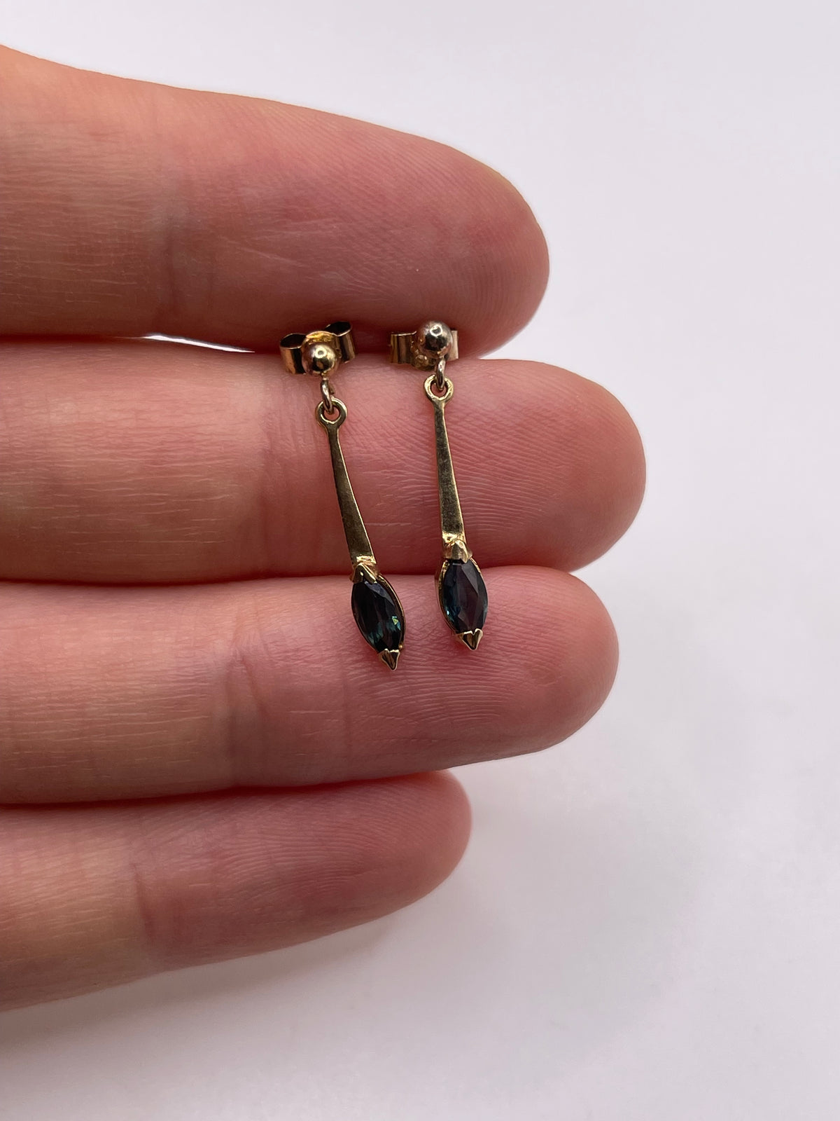 9ct gold sapphire earrings