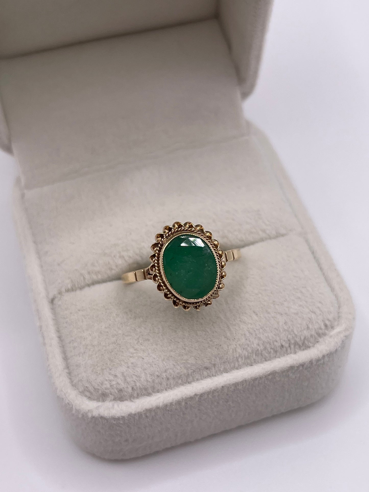 9ct gold emerald ring