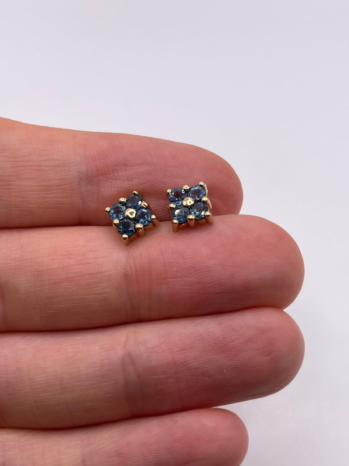 9ct gold sapphire earrings