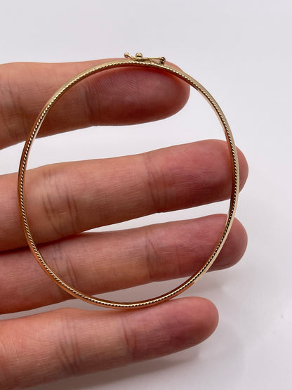 9ct gold bangle