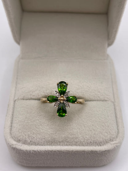 9ct gold diopside and diamond ring