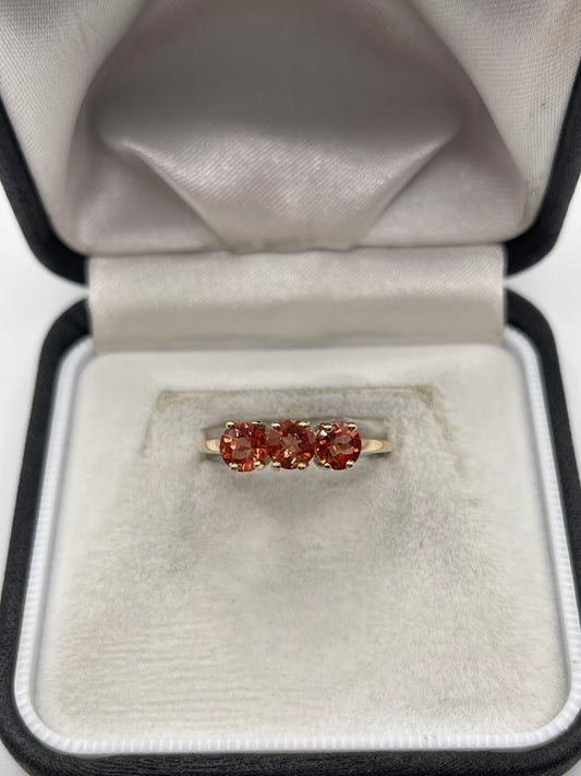 9ct gold quartz ring