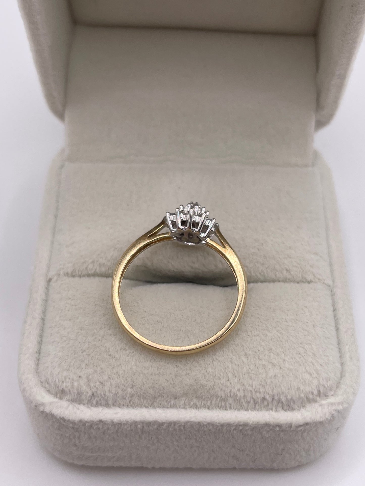 9ct gold diamond cluster ring