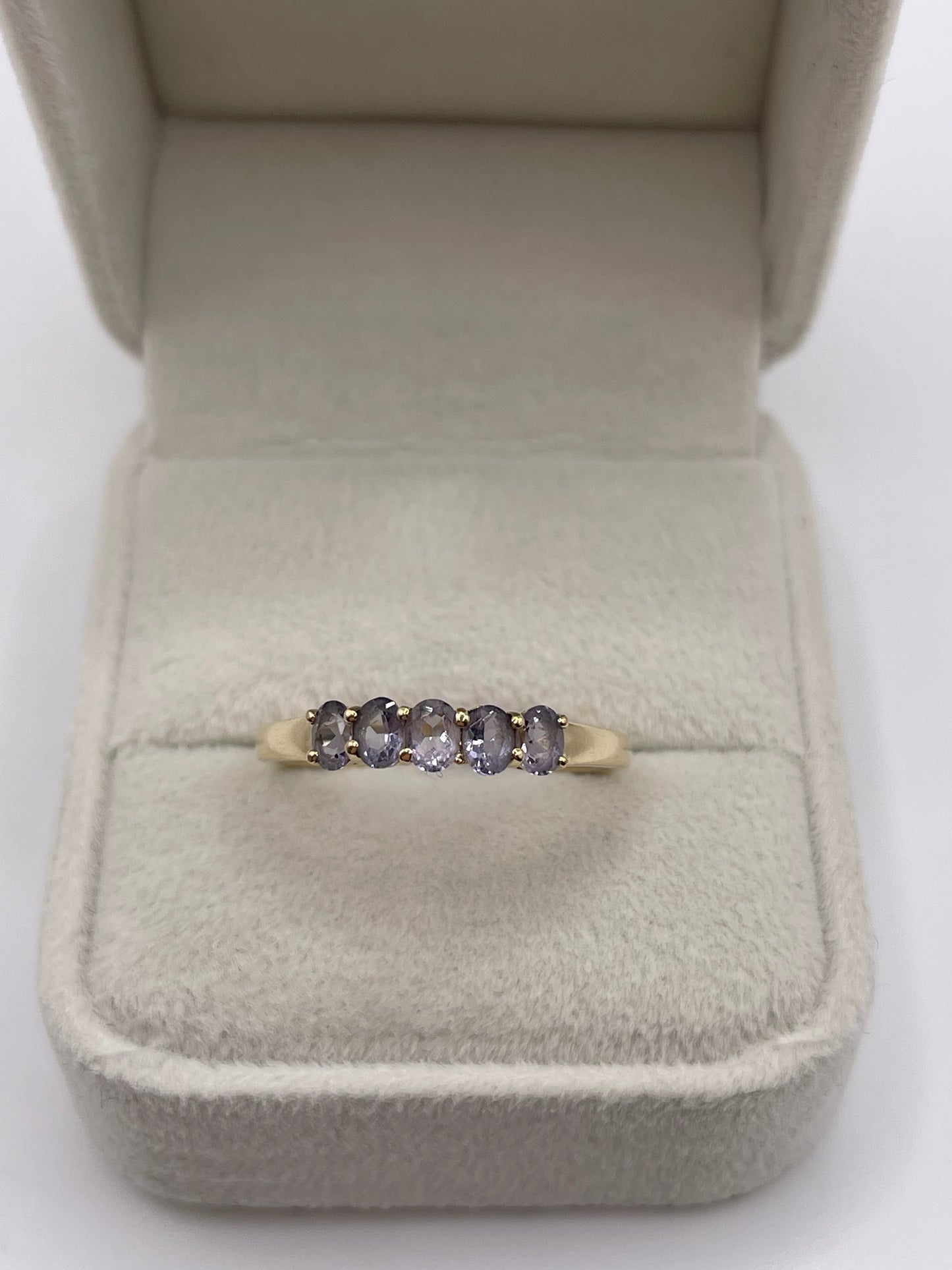 9ct gold tanzanite ring