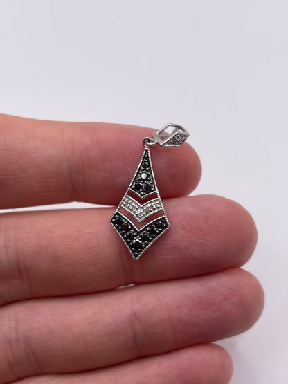9ct white gold diamond cluster pendant
