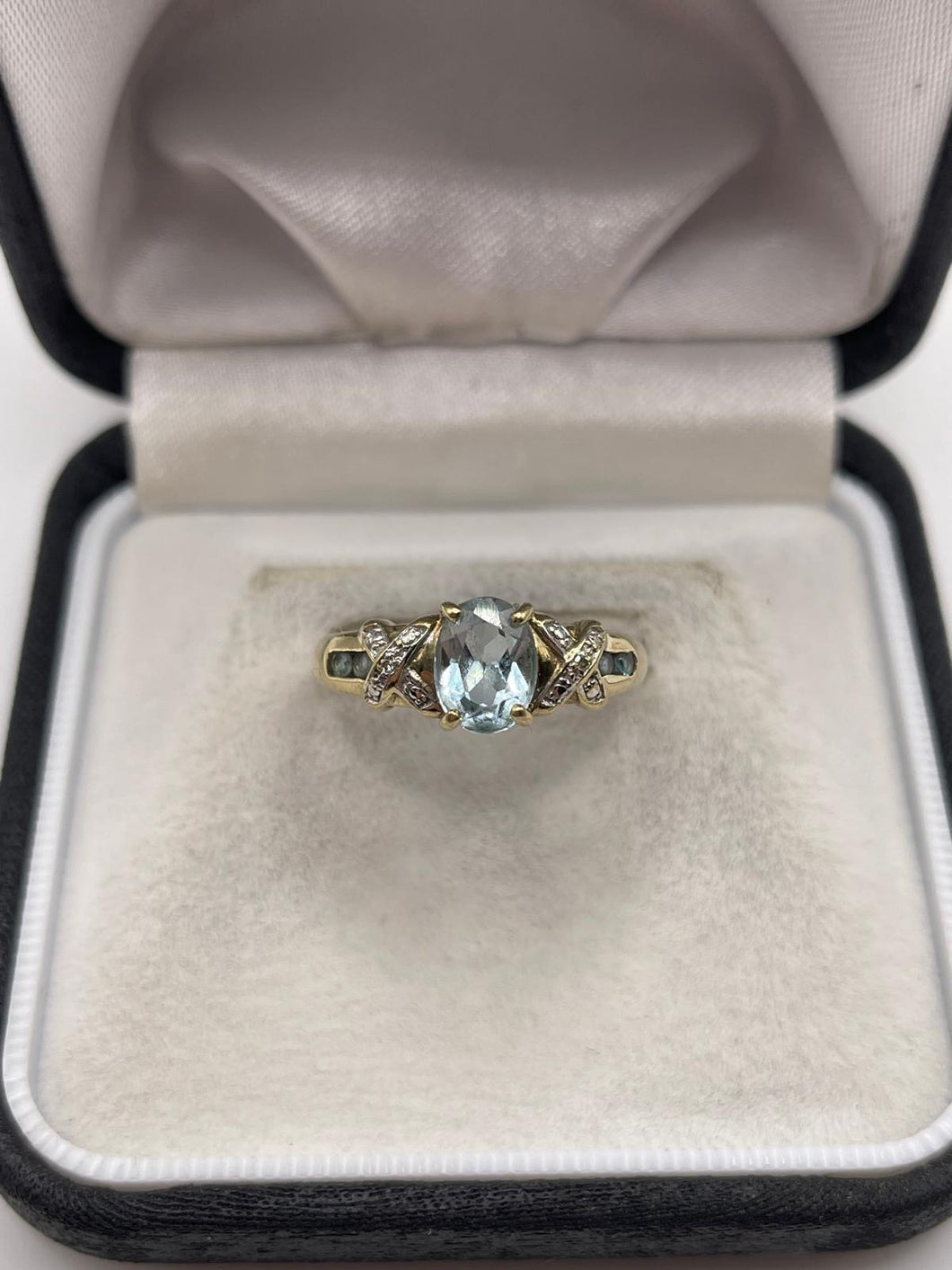 9ct gold blue topaz and diamond ring