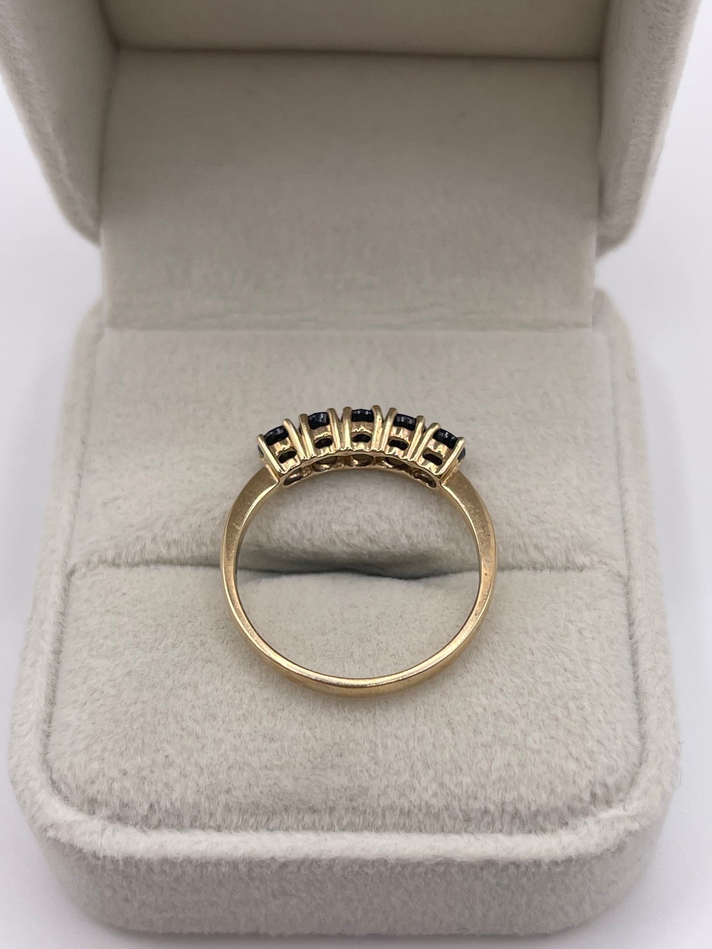 9ct gold sapphire ring