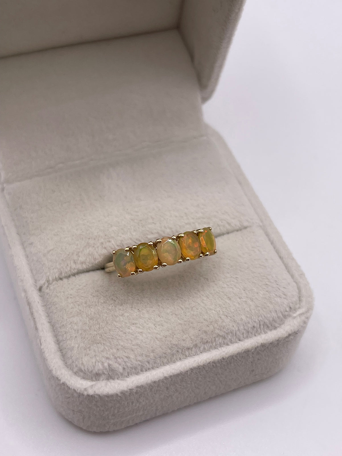 9ct gold opal ring