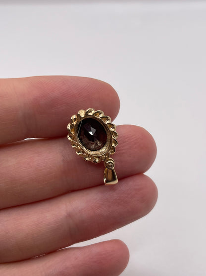 9ct gold garnet pendant