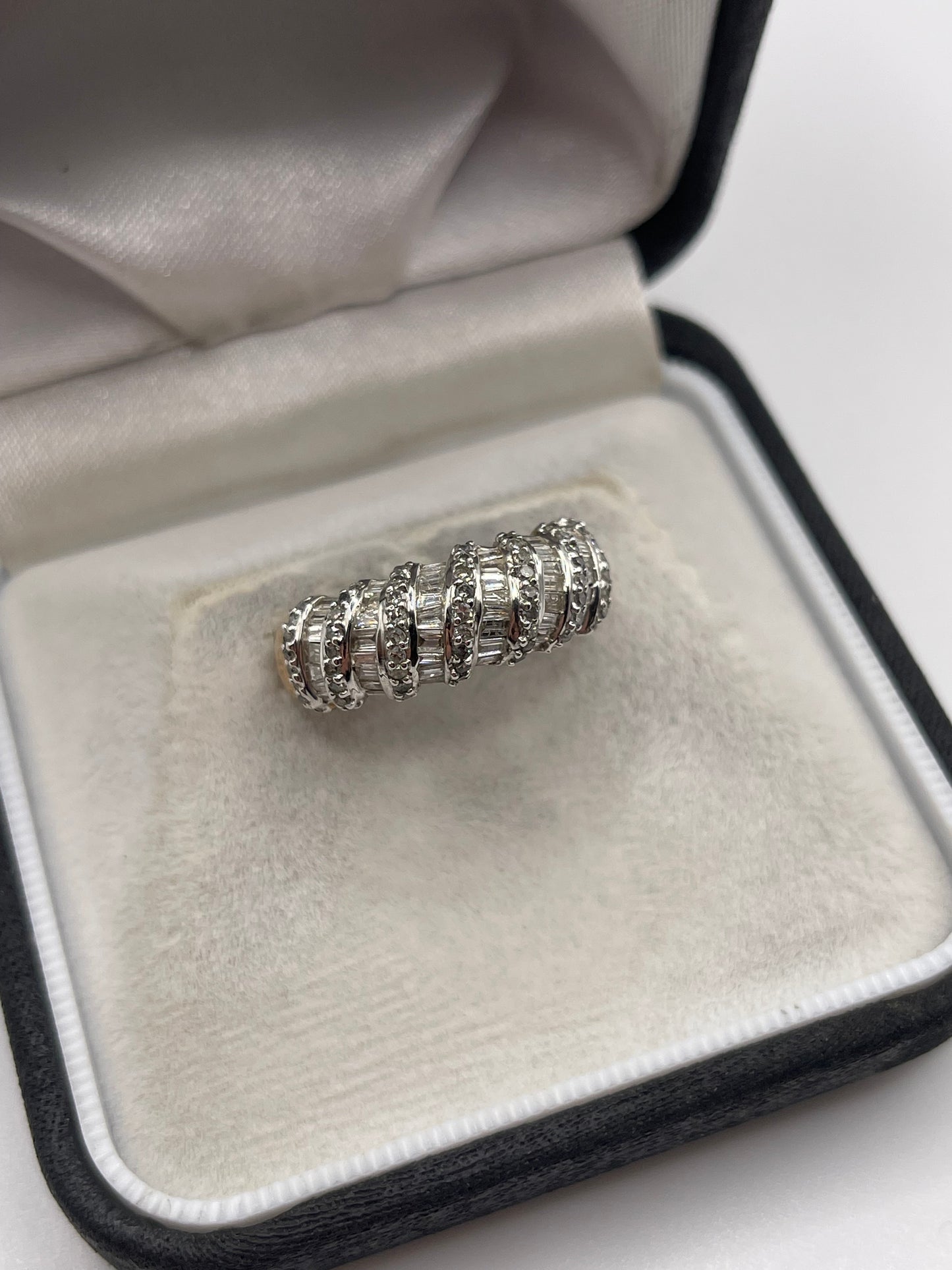 9ct gold diamond cluster ring