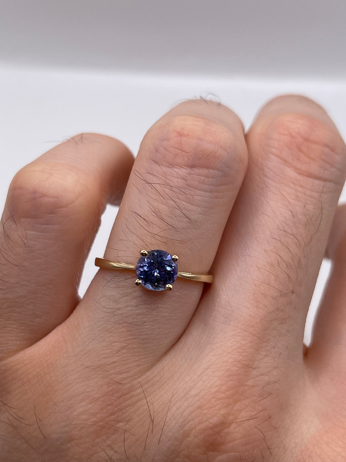 9ct gold tanzanite ring