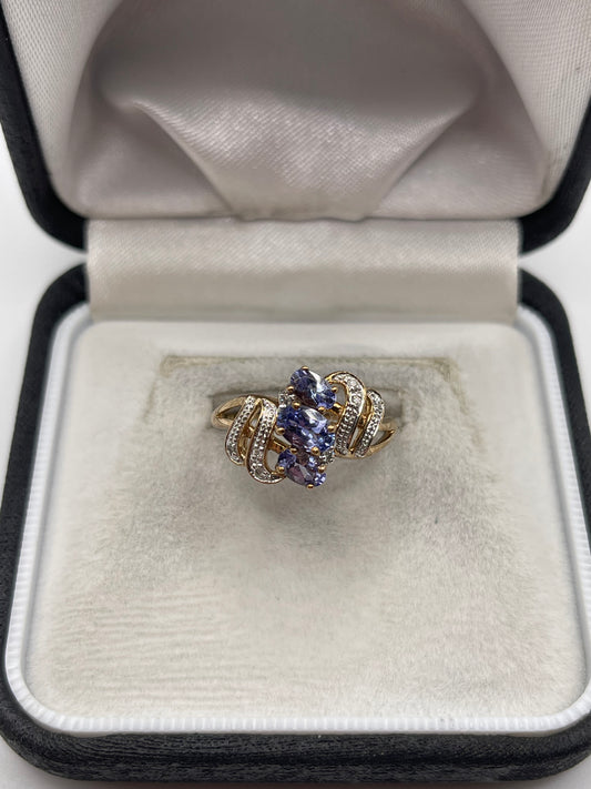 9ct gold tanzanite and diamond ring