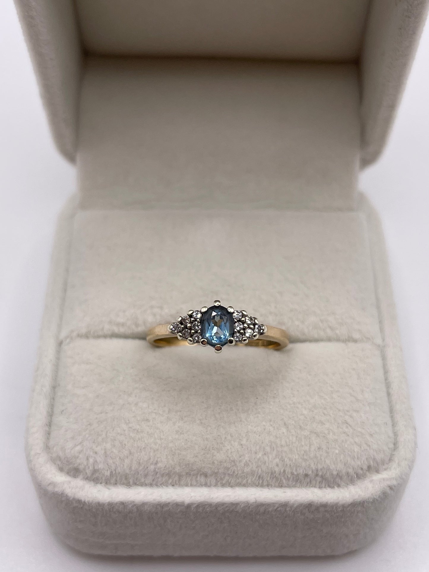 9ct gold topaz and diamond ring