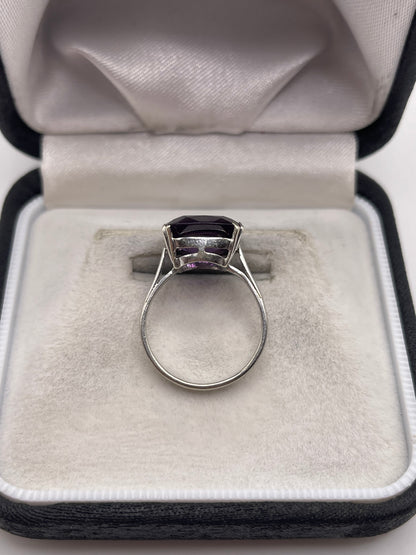 9ct white gold quartz ring
