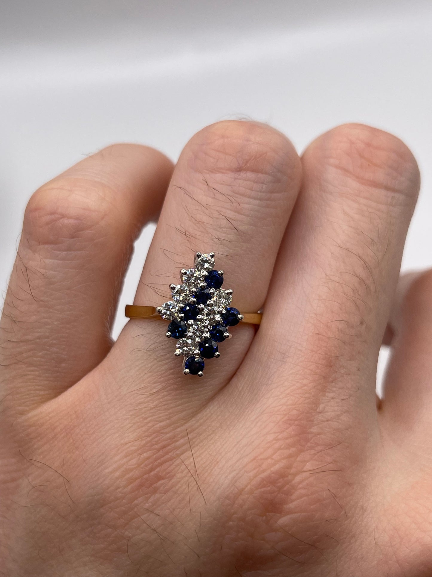 18ct gold sapphire and diamond ring