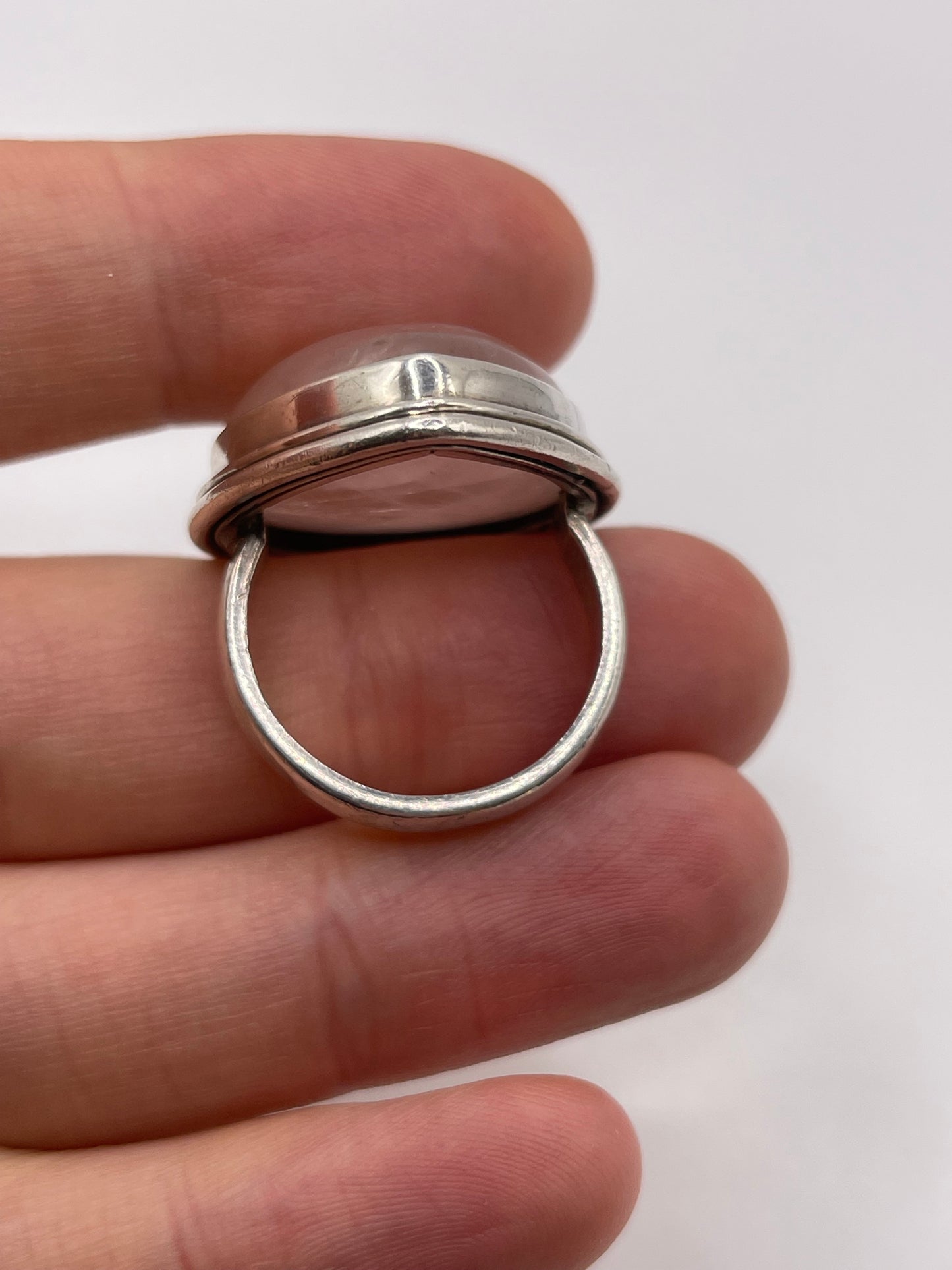 Silver rose quartz ring