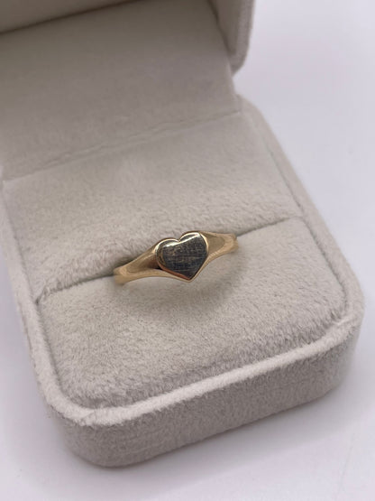 9ct gold heart signet ring