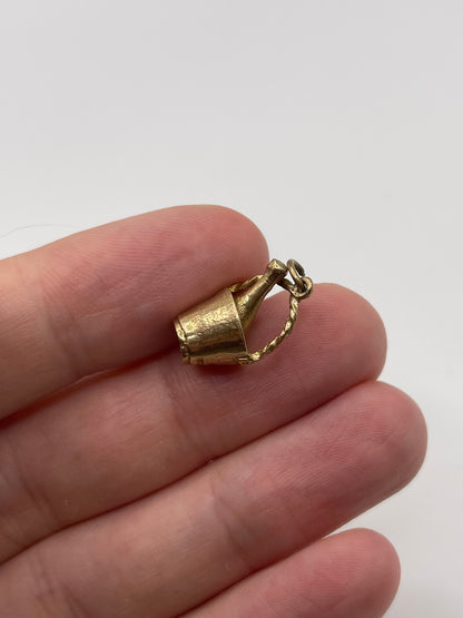9ct gold champagne charm