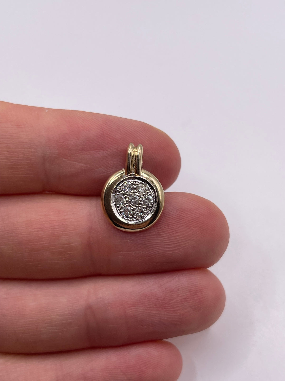 9ct gold diamond cluster pendant