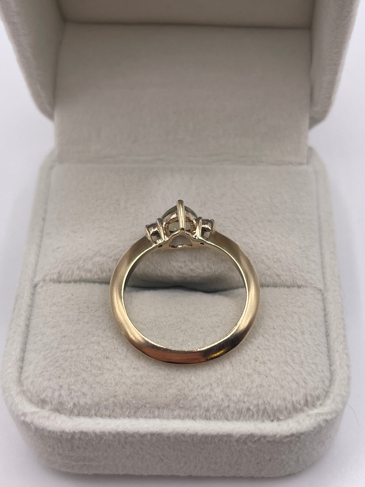 9ct gold quartz and diamond ring