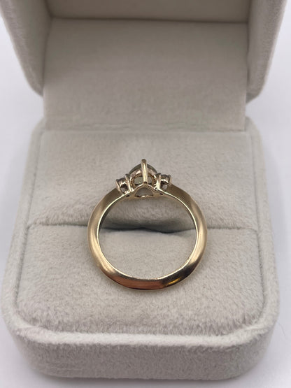 9ct gold quartz and diamond ring