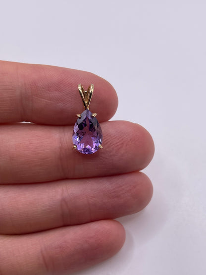 9ct gold amethyst pendant
