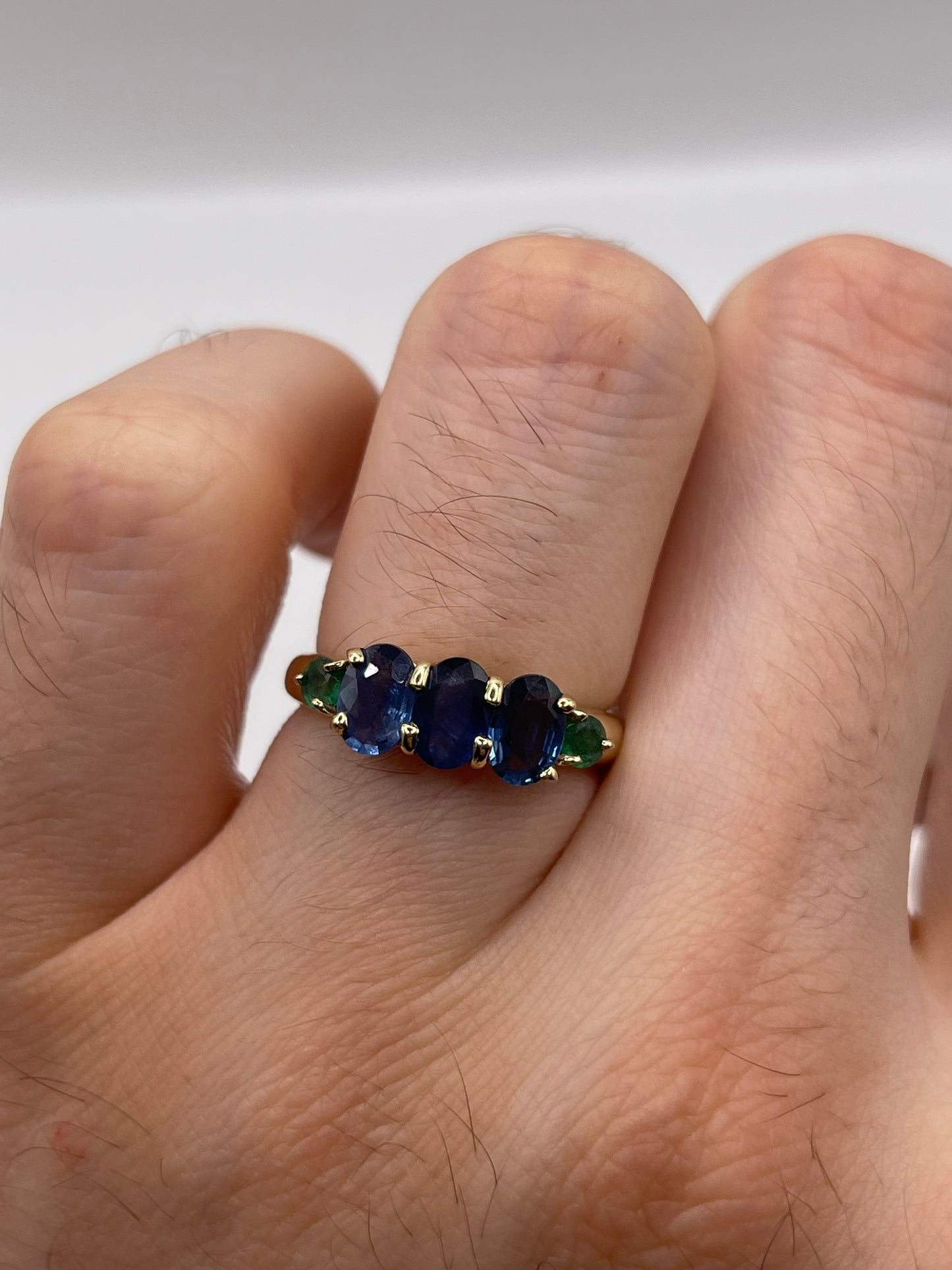 9ct gold sapphire and emerald ring