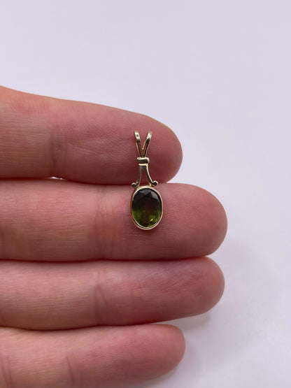 9ct gold quartz pendant