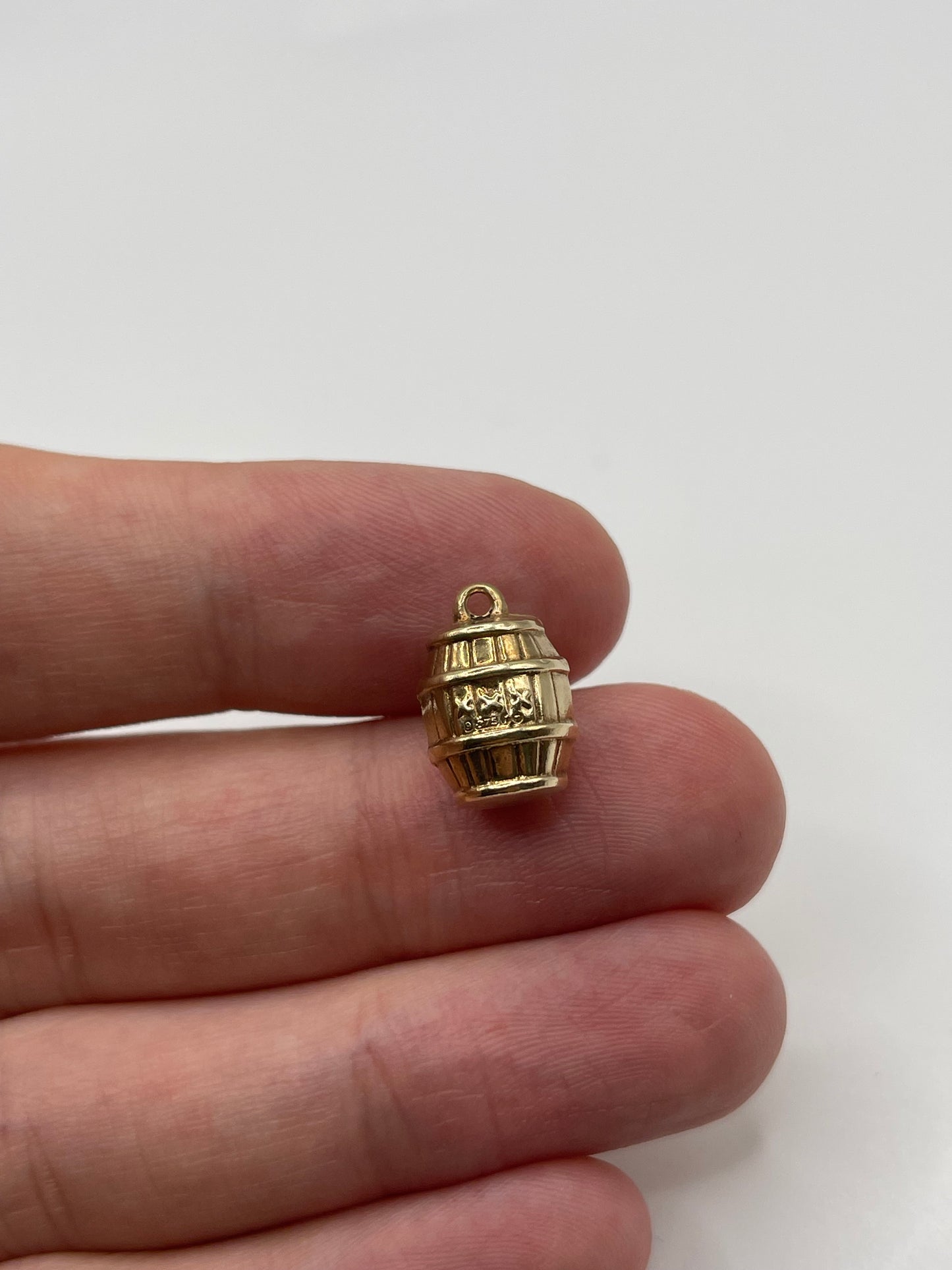 9ct gold barrel charm