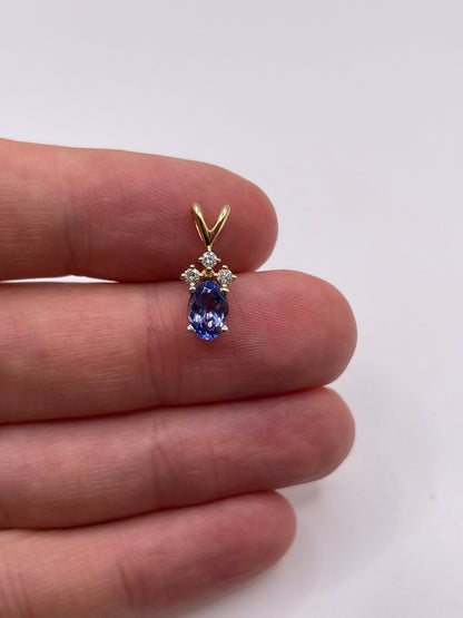 9ct gold tanzanite and diamond pendant