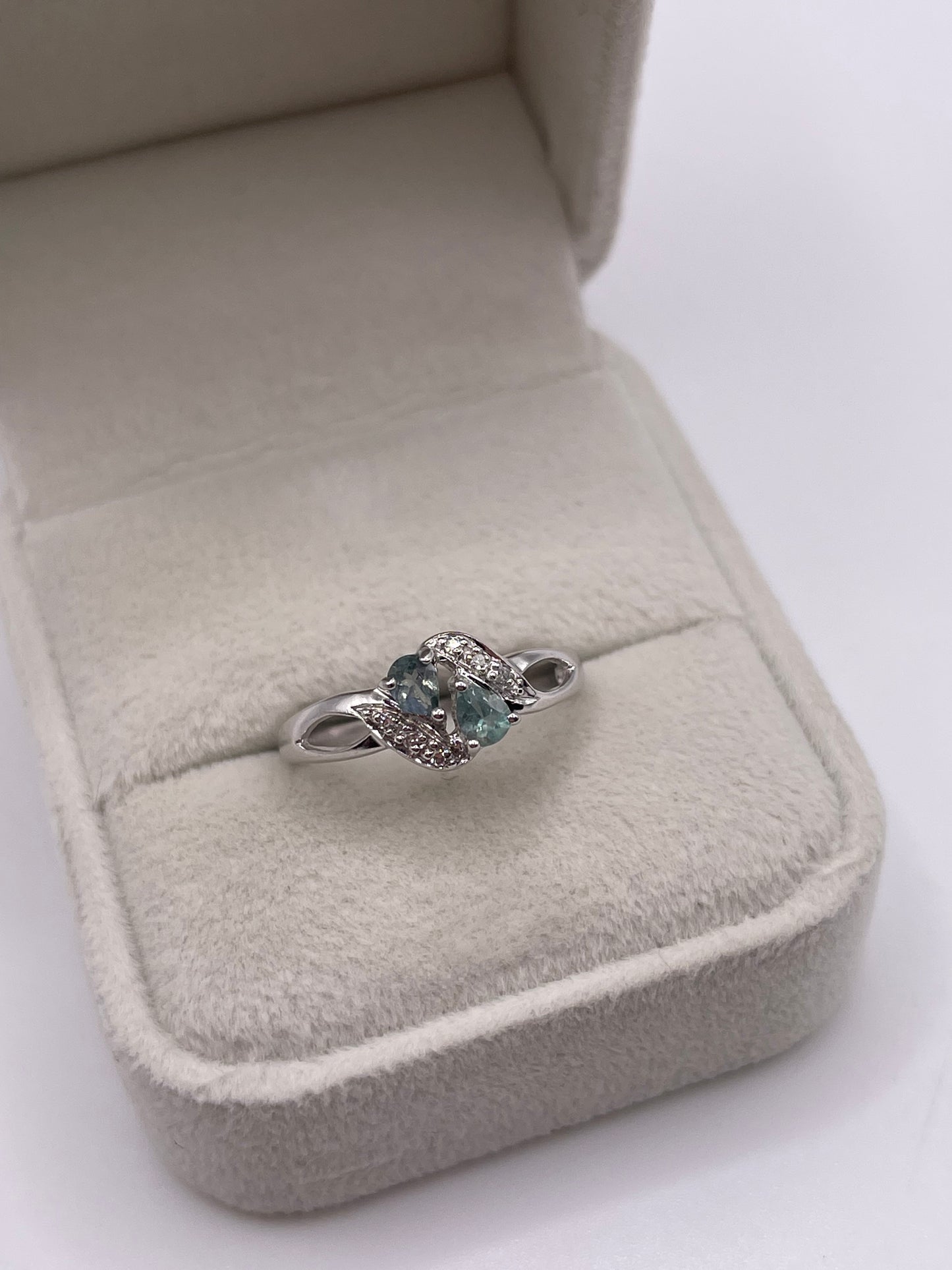 9ct white gold alexandrite and diamond ring
