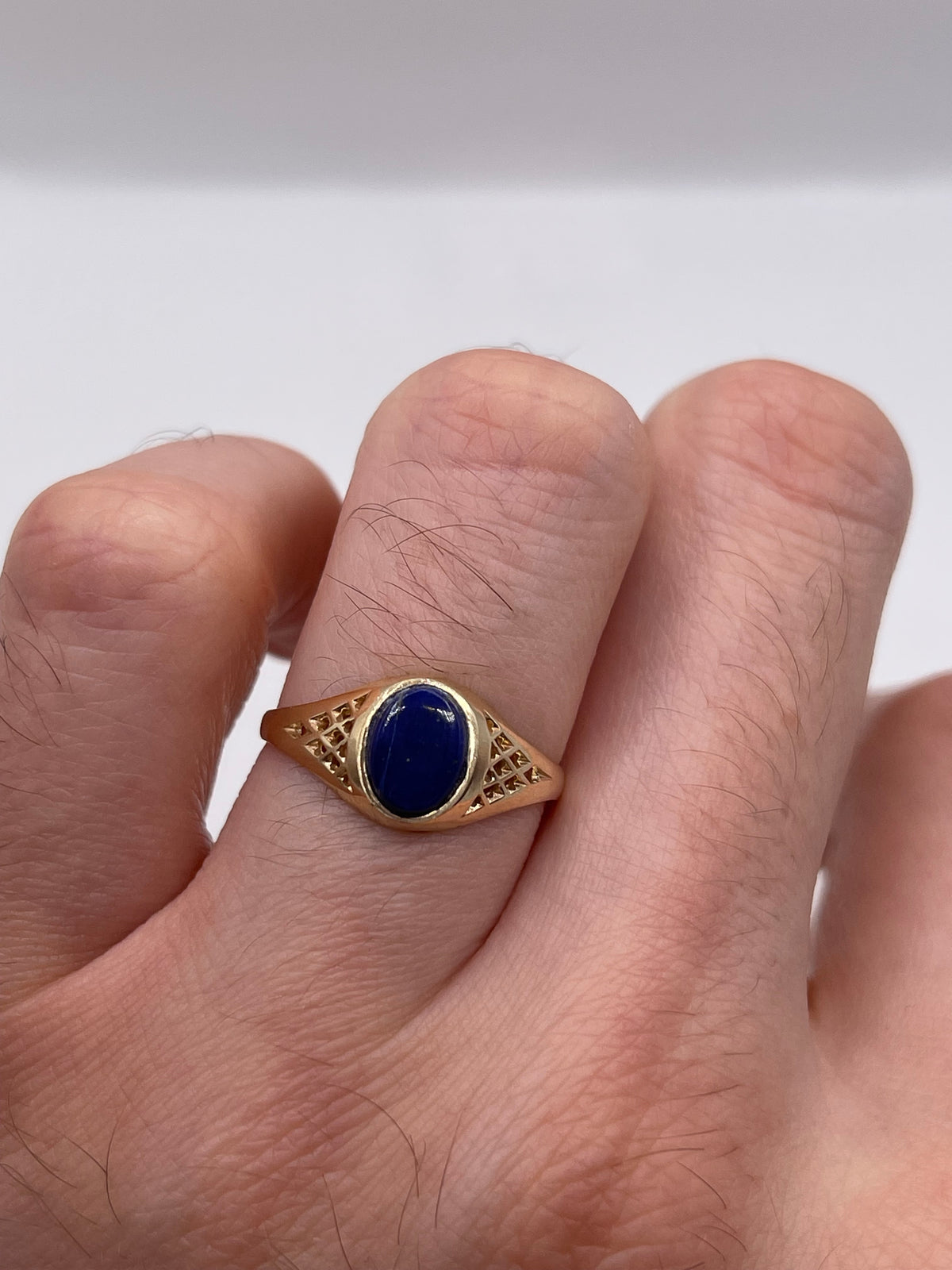 9ct gold lapis lazuli signet ring