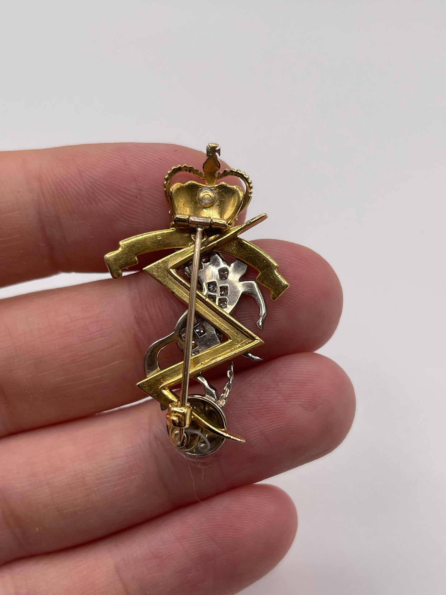 18ct gold enamel and diamond brooch