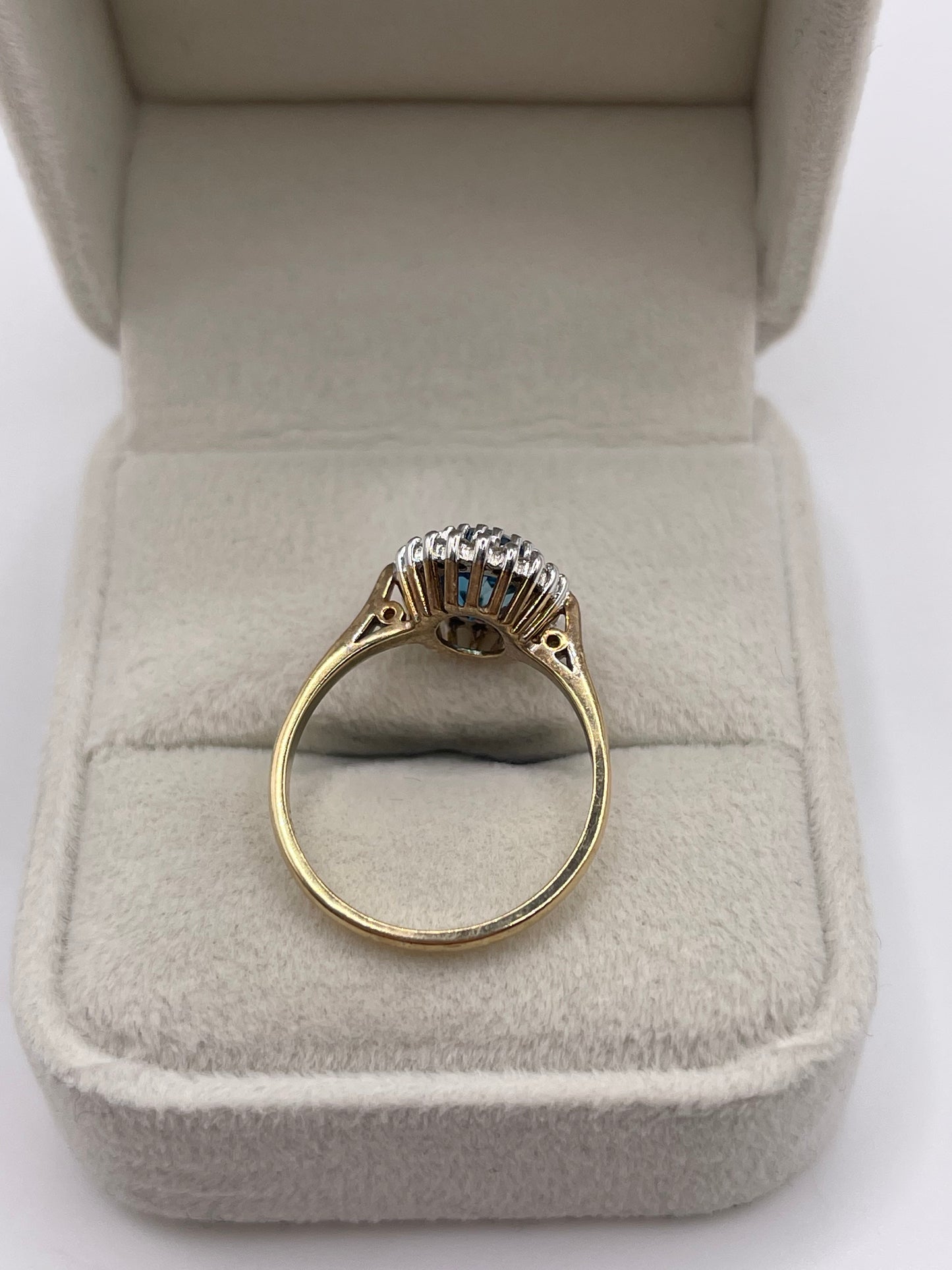 9ct gold topaz and diamond ring