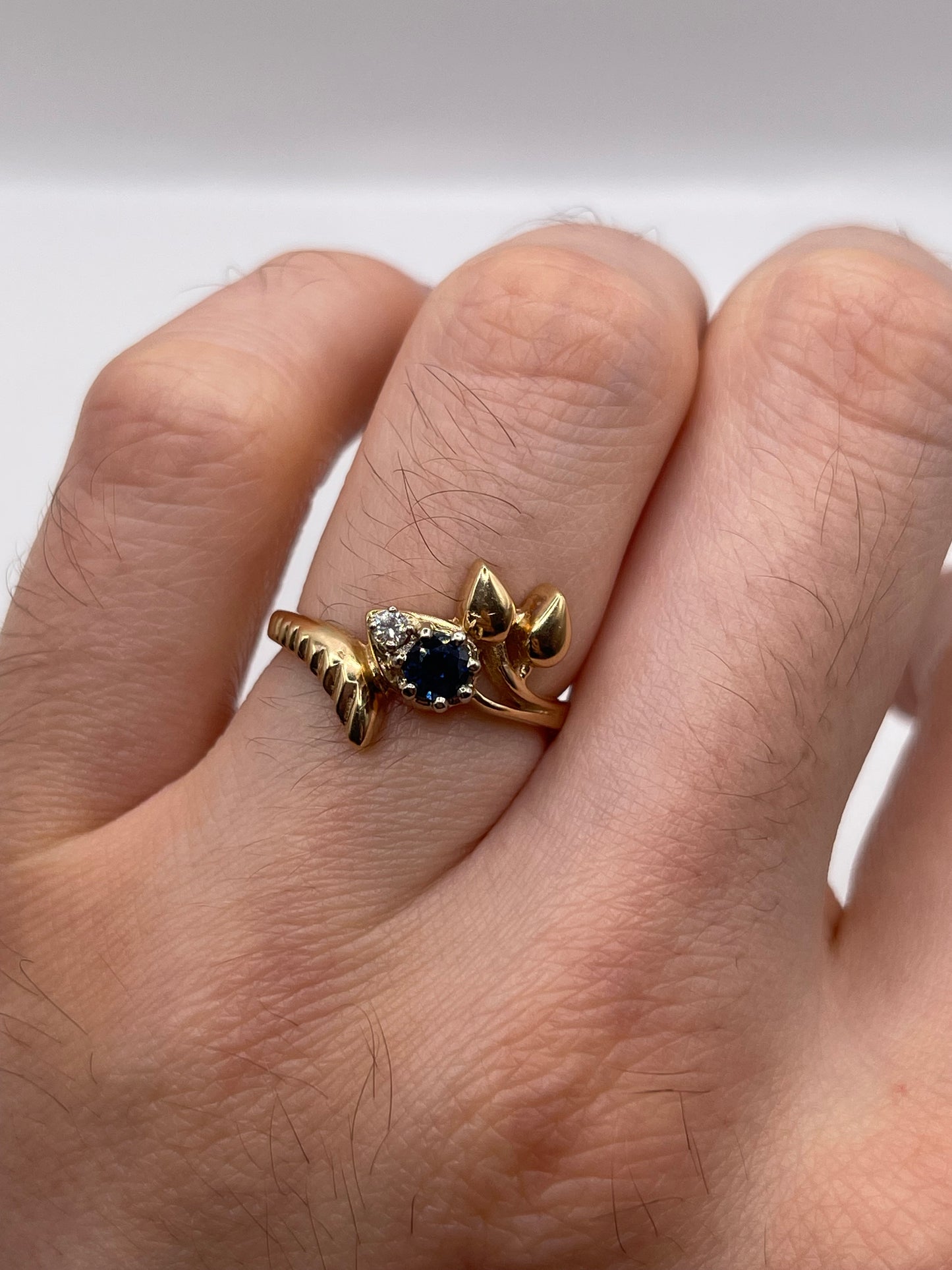 14ct gold sapphire and diamond ring