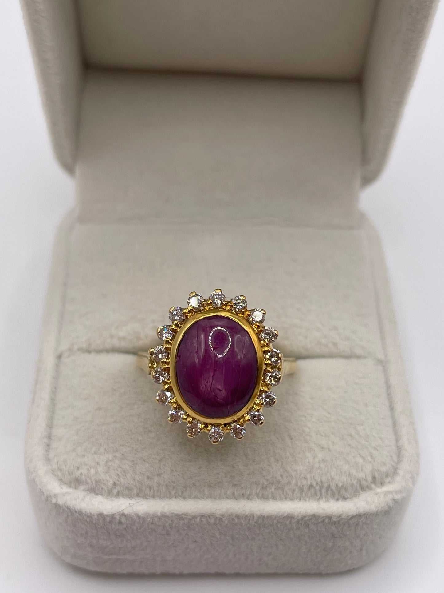9ct gold star ruby and diamond ring