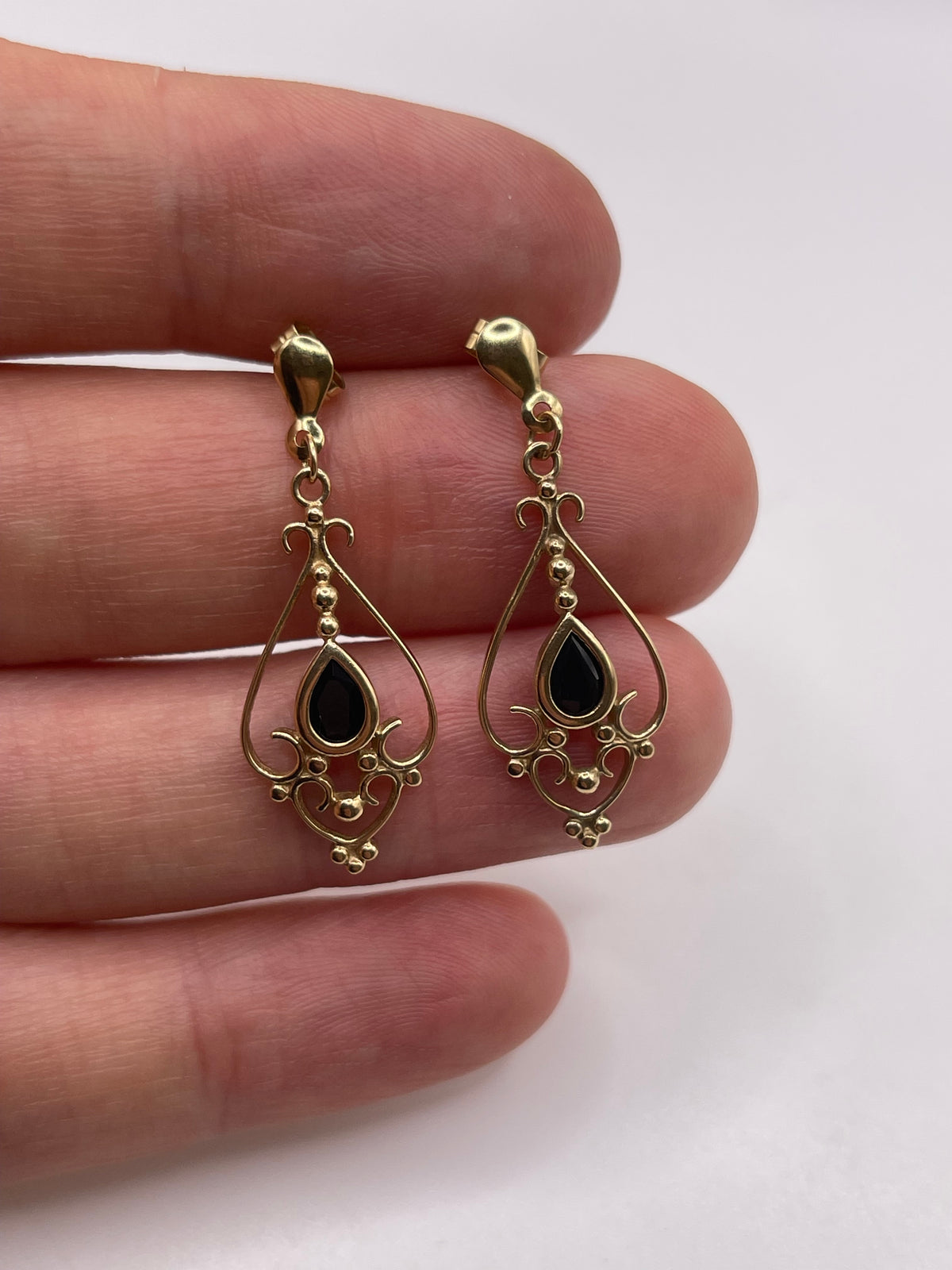 9ct gold sapphire earrings