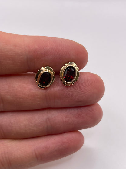 9ct gold garnet earrings