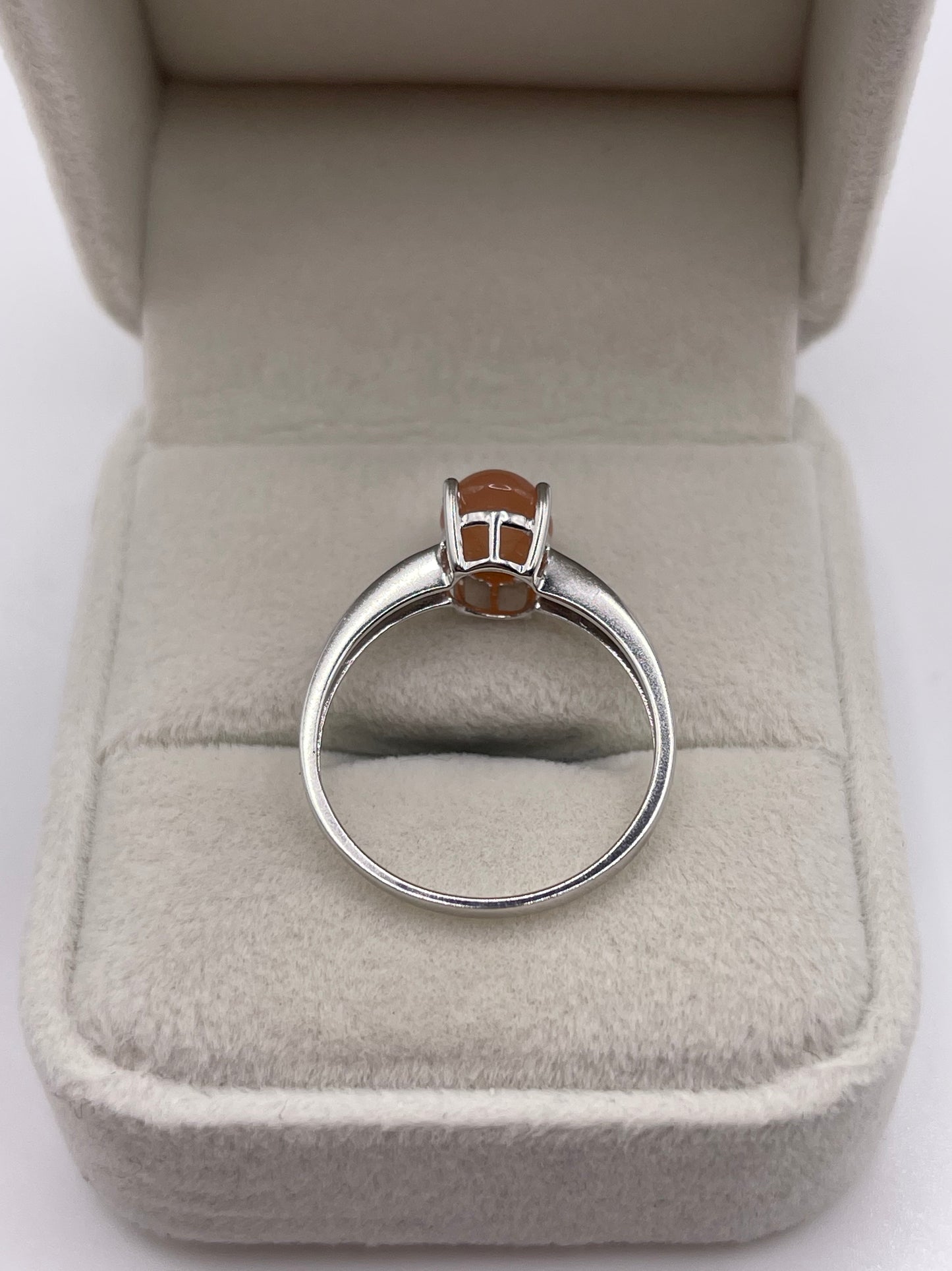 9ct white gold peach moonstone ring