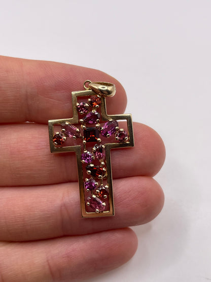 9ct gold garnet cross pendant