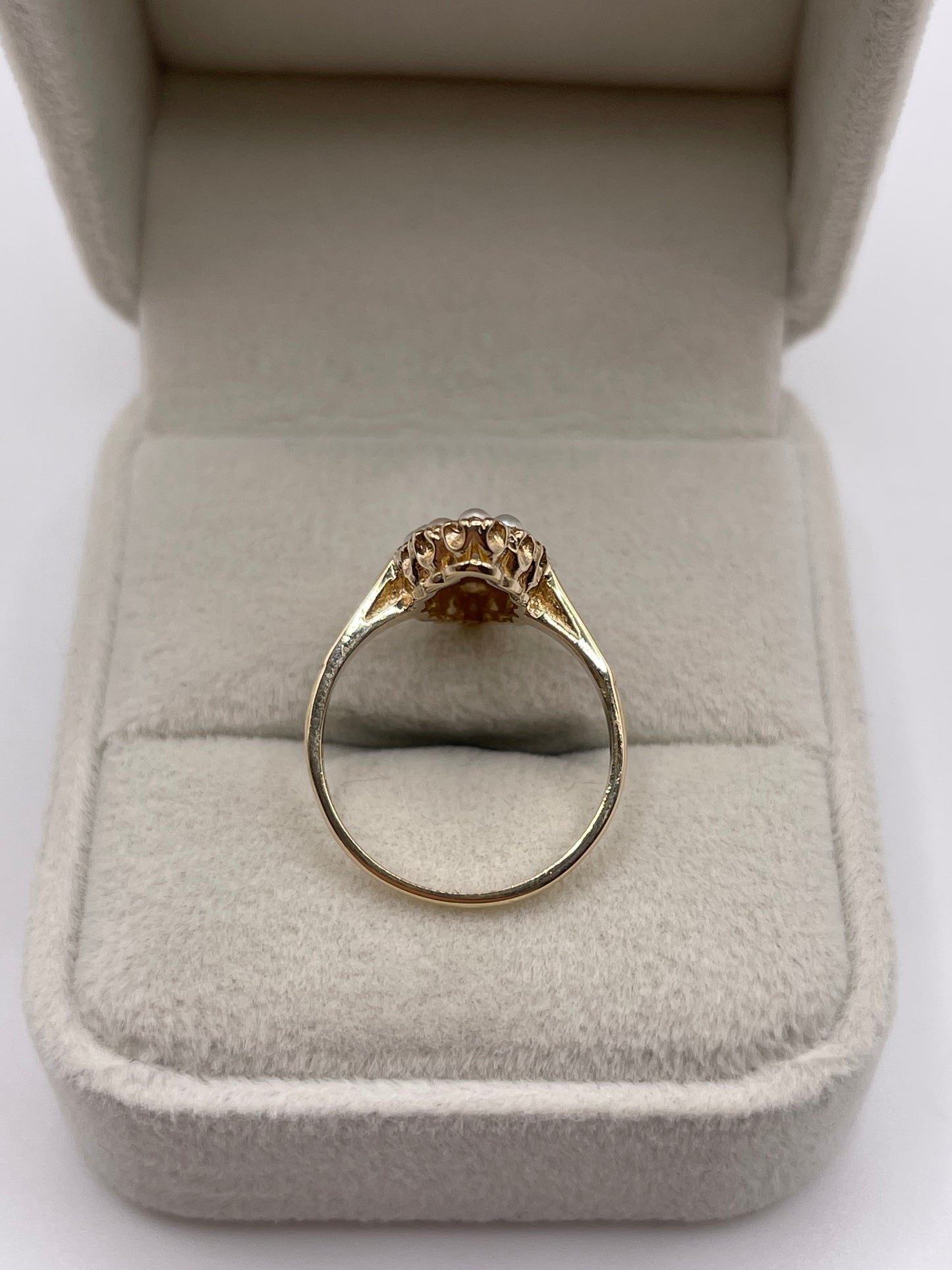 9ct gold pearl navette ring