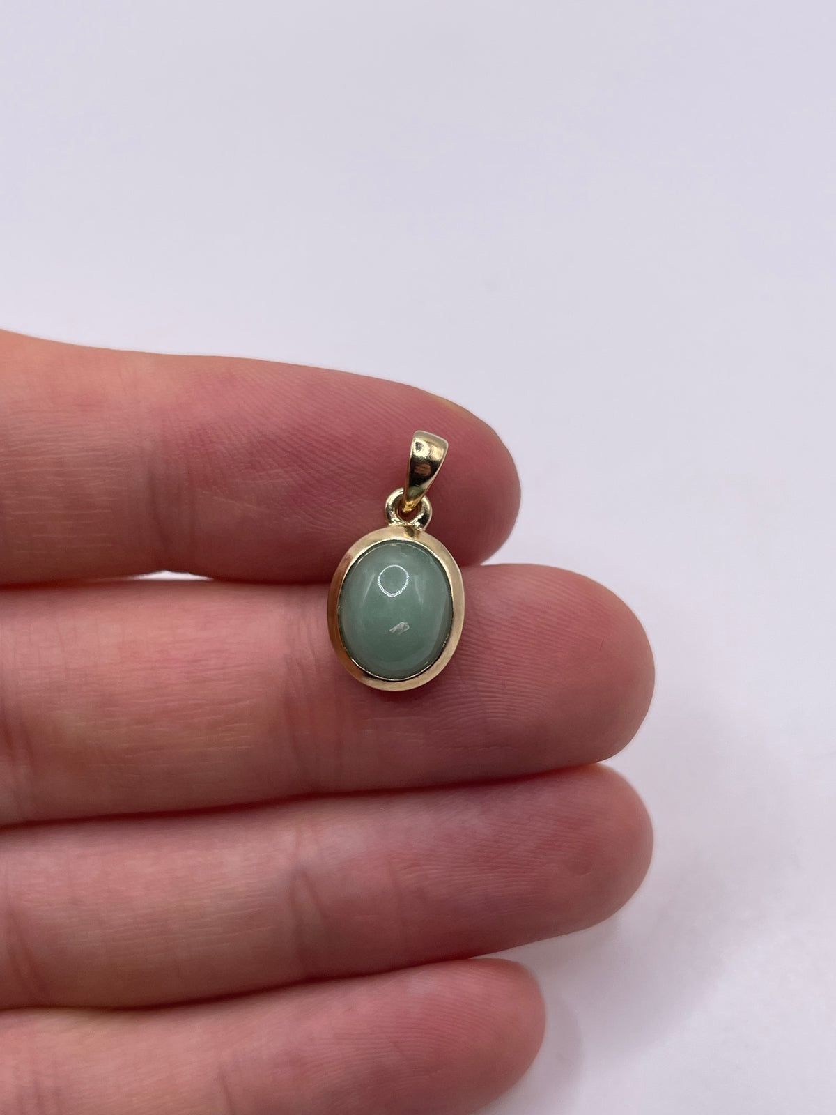 9ct gold jade pendant