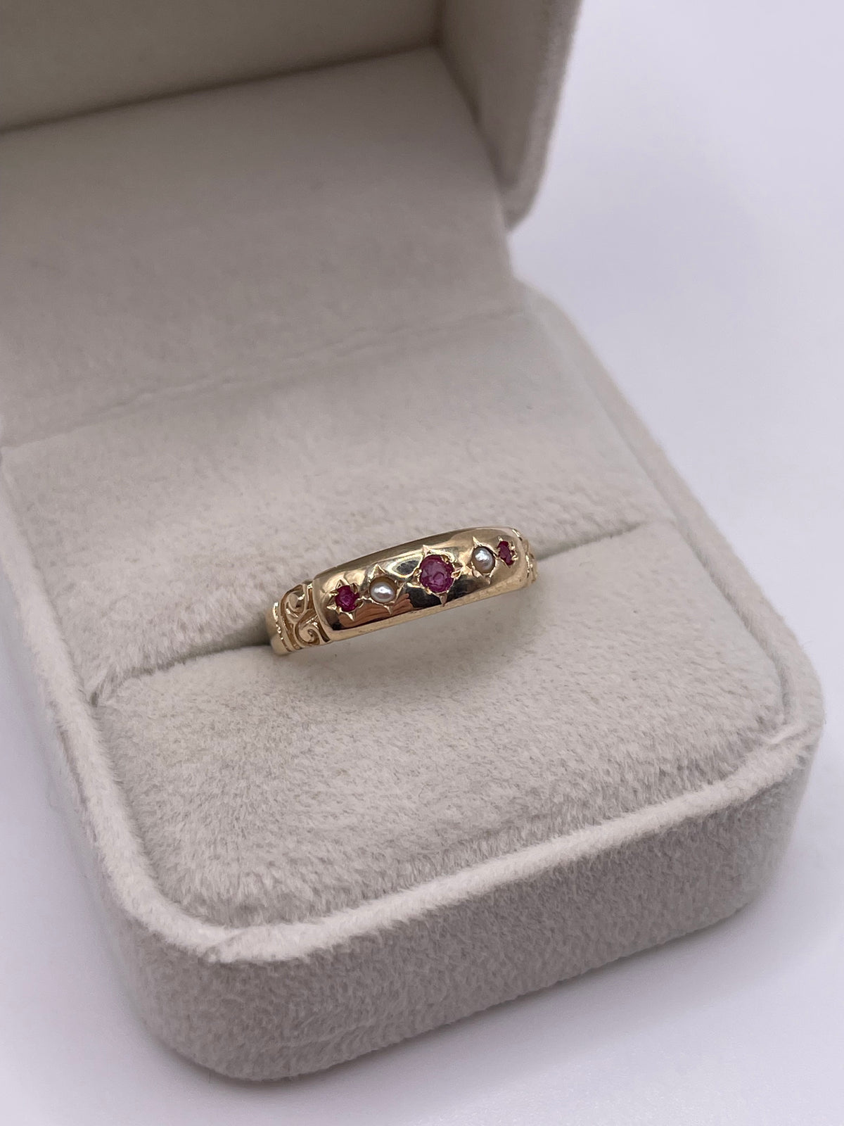 9ct gold ruby and pearl gypsy ring