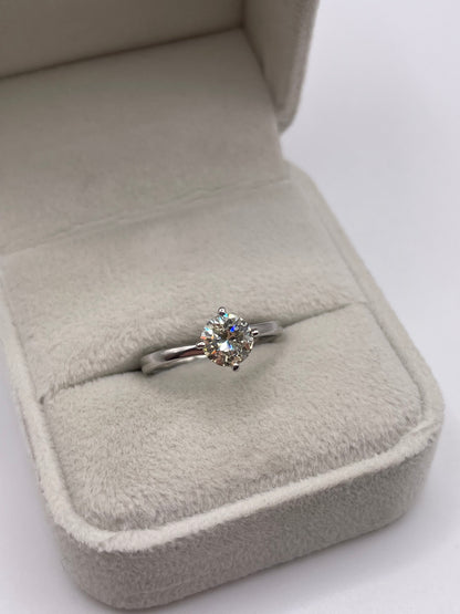 Platinum 0.82ct diamond ring