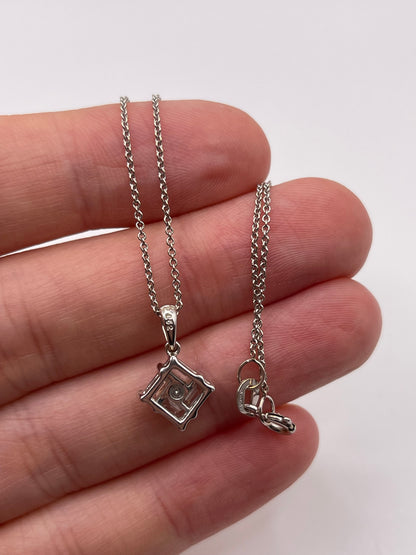 18ct white gold 52 point diamond necklace