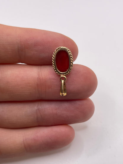 9ct gold carnelian pendant