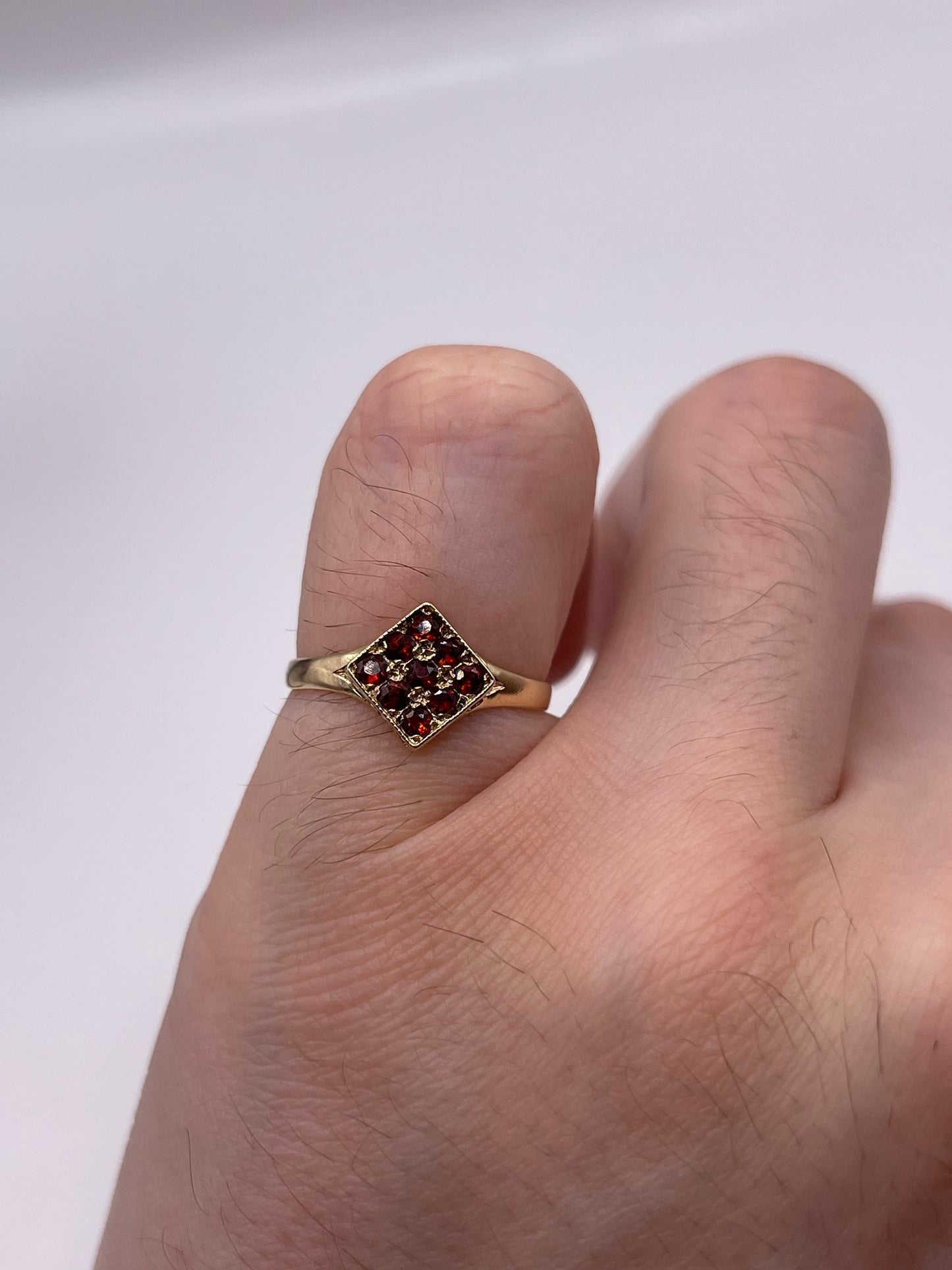 9ct gold garnet cluster ring