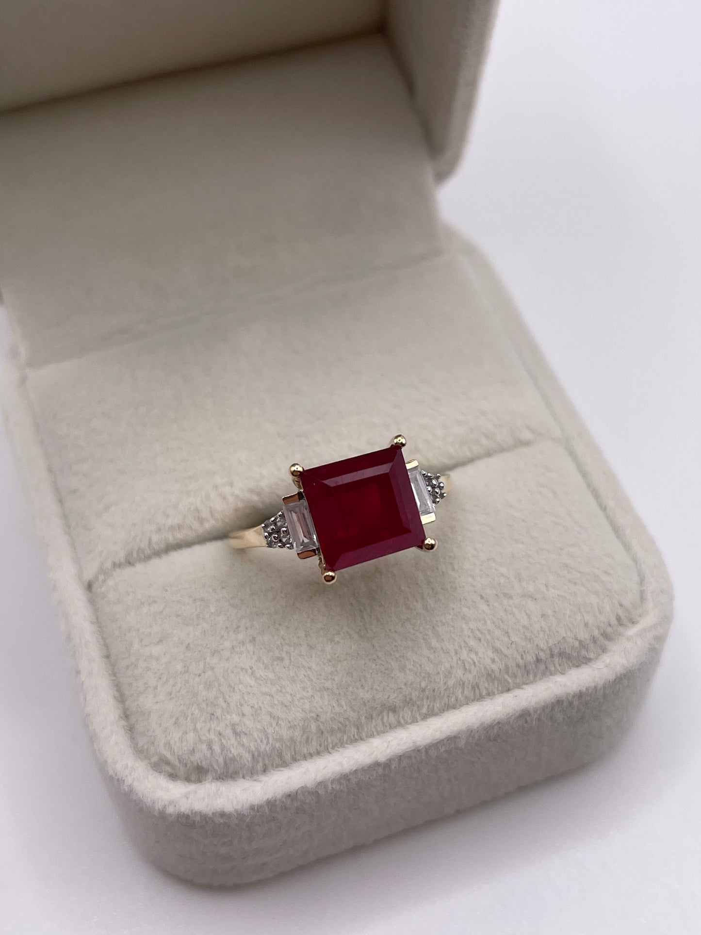 9ct gold ruby and zircon ring