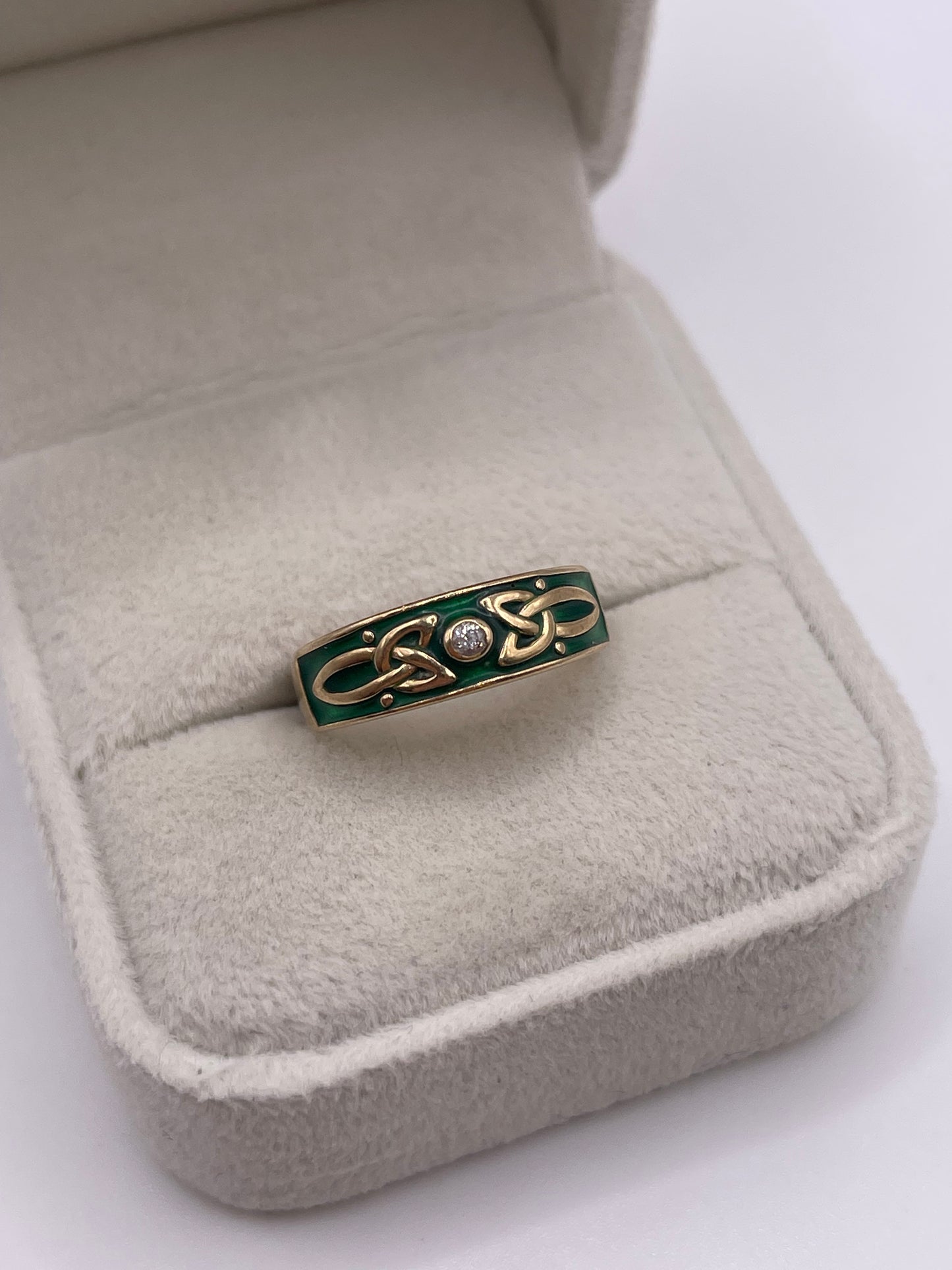 9ct gold enamel and diamond ring