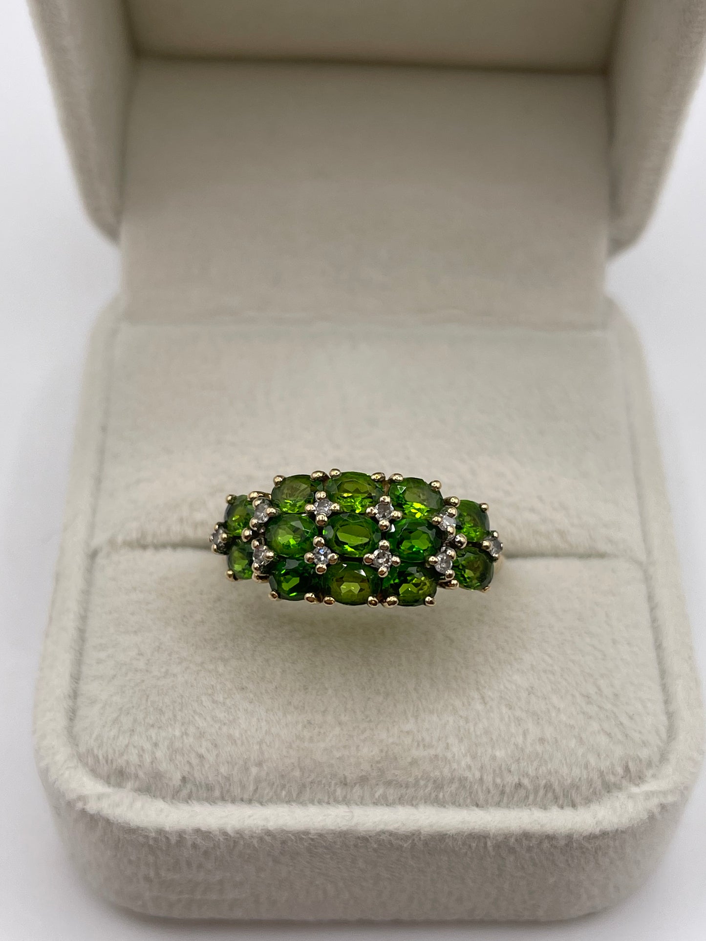 9ct gold diopside and diamond ring